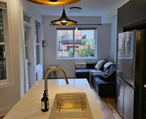 Chic Modern Apt in The Plateau