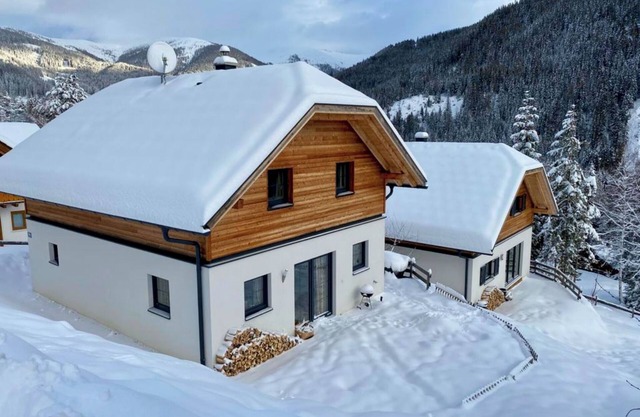 Chic mountain chalet with sauna near the slopes