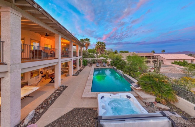 Desert LUX - Stunning Views w/Pool, Hot Tub, Games