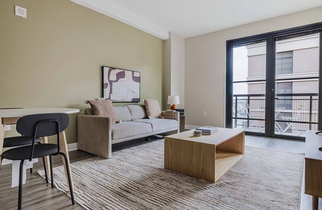 Chic Mt Vernon 1BR w/ Gym & Rooftop Pool, nr Gtown Law, by Blueground