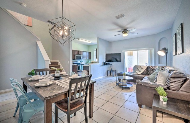 Chic Resort Townhome about 9 Mi to Disney Parks!