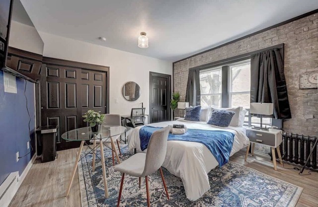 Contemporary Studio Apartment in McKinley Beach and Brady St East