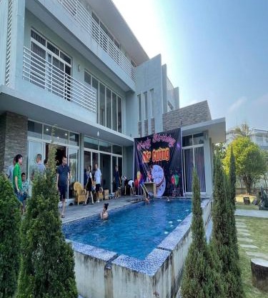 Chuỗi Villa 9 Ngủ Tuần Châu - Sân vườn - Bể bơi rộng - view biển