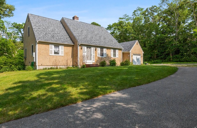 Classic Home Located A Five Minute Drive From Sesuit Harbor