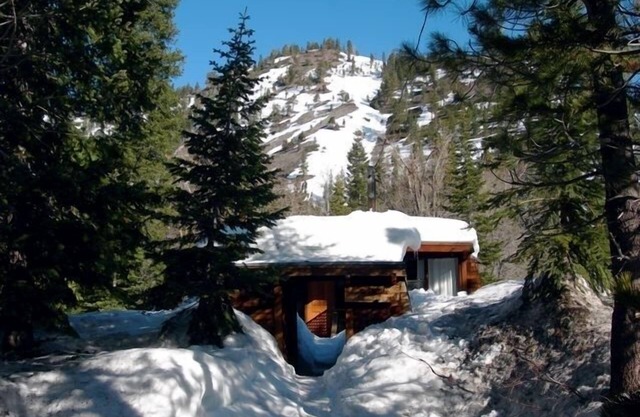 Cabina de la montaña clásico - Cerca del Lago Tahoe y Tahoe City