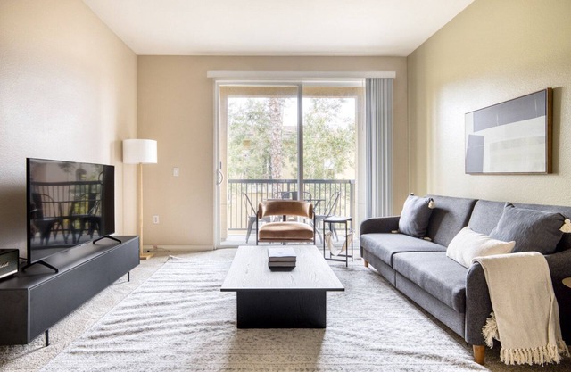 Classic Playa Del Rey 2BR w/ Pool, Jacuzzi & Gym, near LAX, by Blueground