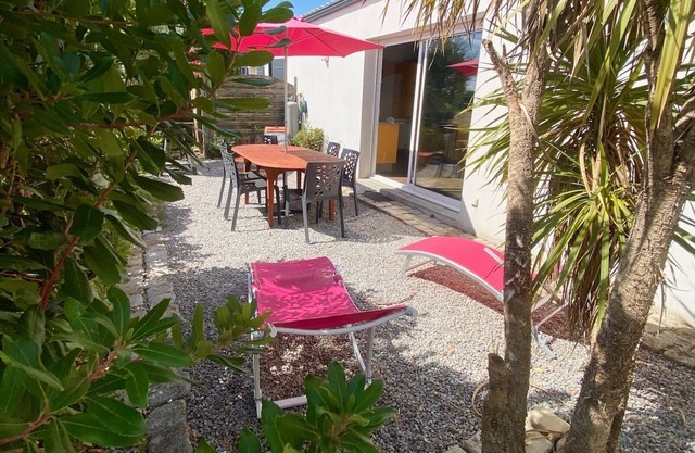 Casa clasificada 3 * para 6pers, 3 dormitorios con jardín a 700m del mar.