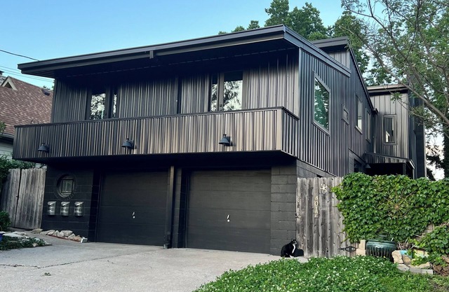 Clean&Bright-2Story Townhome w/ Patio in Fab Location!