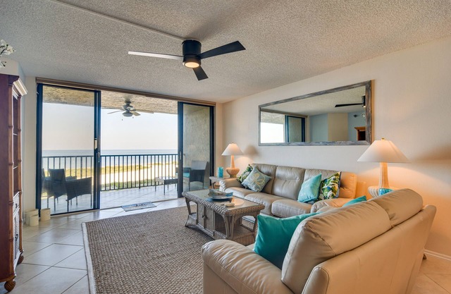 Clearwater Beachfront Condo w/ Heated Pool Access!
