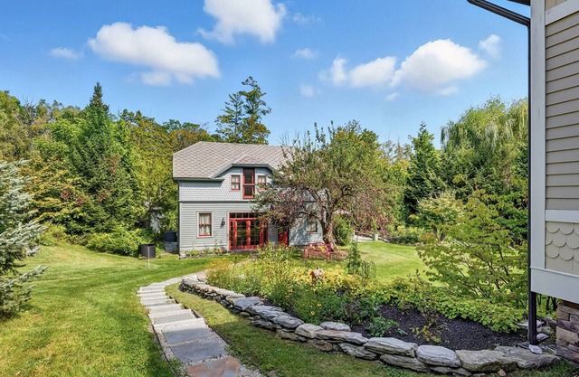 Cliffwood Cottage by Evergreen Home