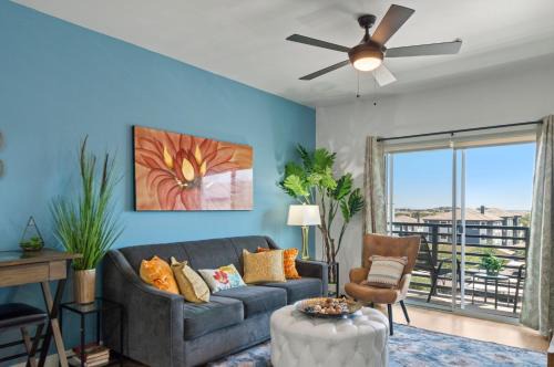 Close to Mayo Hospital - Desert Ridge - Pool - Fitness Center - Parking - S431