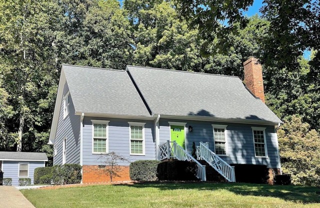 Clover Cottage: Charming 3-bedroom house in delightful Belmont