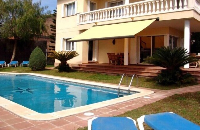 Club Villamar - Preciosa villa con un ambiente acogedor y un bonito jardín con piscina privada