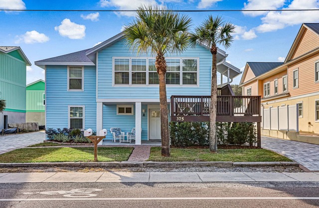 Coastal Blue Bliss- Pet Friendly