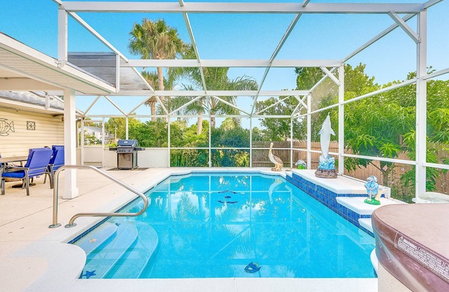 Coastal Cottage-Heated Pool Home w/ Fire Pit-3BR/2BA