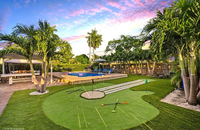Coastal Paradise/ 7 Minutes from Beach/ Mini Golf Course