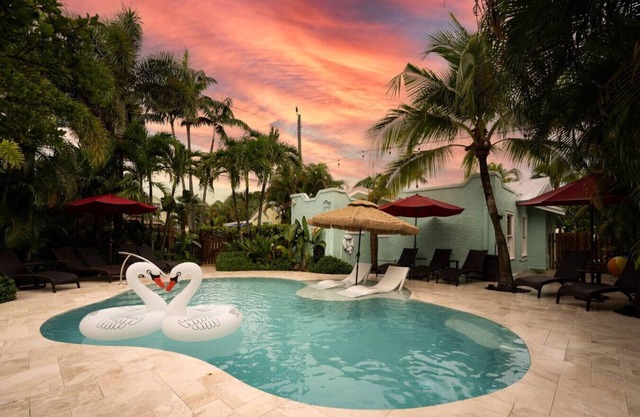Coco Plum a Charming Retreat w/ Heated Pool