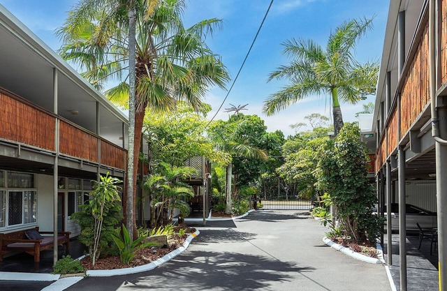 Coconut Palms King One Bedroom Apartment - CoastHM