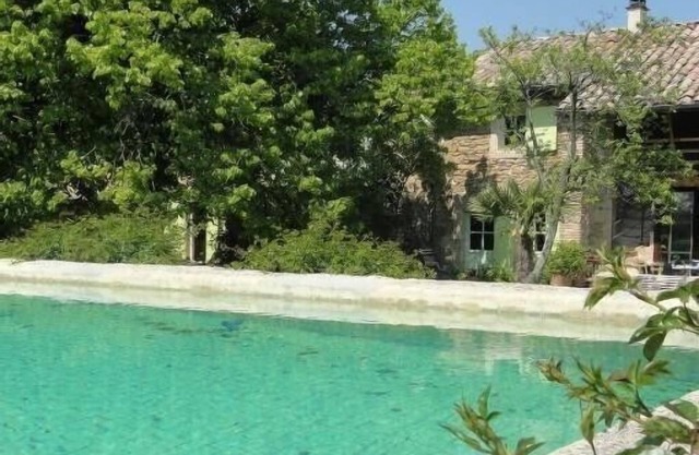 colonzelle provenzal Drome 2 km de Grignan granja de carácter con piscina y spa