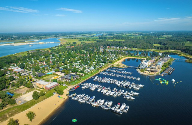 Comfort 4-person apartment in the holiday park Landal Marina Resort Well