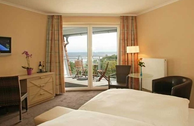 Habitación Doble Confort con balcón - Strandhotel Seerose Kölpinsee