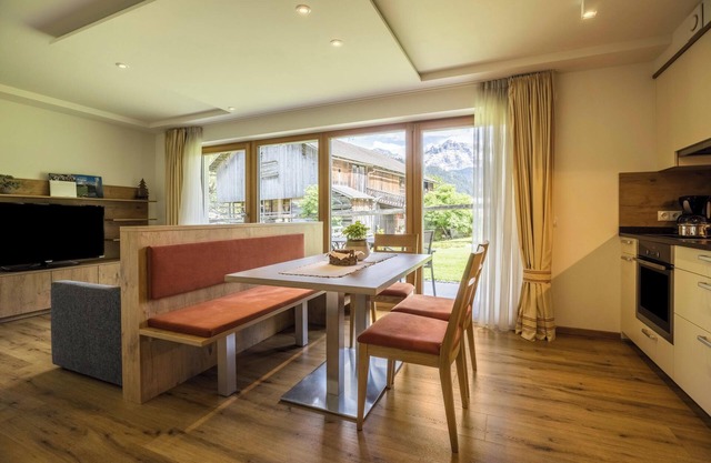 Cómodo apartamento "Chalet Morin" con vistas a la montaña, Wi-Fi y jardín