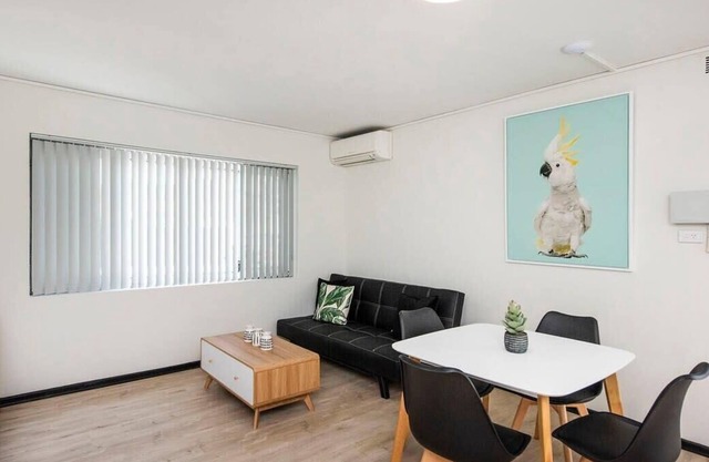 Comfortable Living Space close to Foreshore and CBD