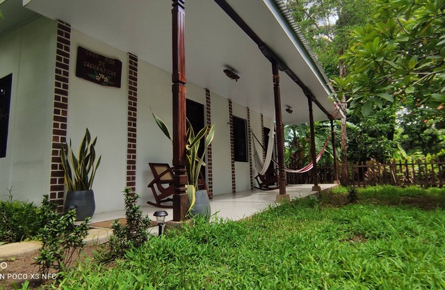Comfortable 2-bedroom house in Chinandega, 5 minutes away from the city center.