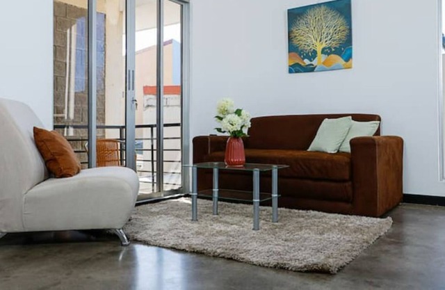 Apartamento cómodo y moderno cerca del aeropuerto