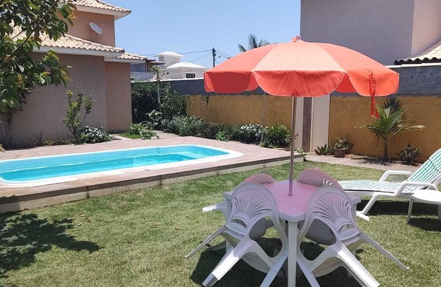 Casa Carnavela Buziana, toda la casa, a 2 km de la playa de Caravelas, cond. cerrado