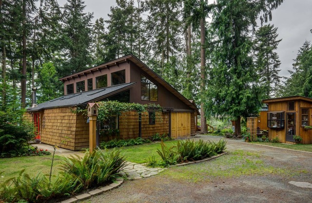 Cottage cómodo con Vista hacia el Oeste, a sólo 3 millas al tiempo de inactividad La Conner!
