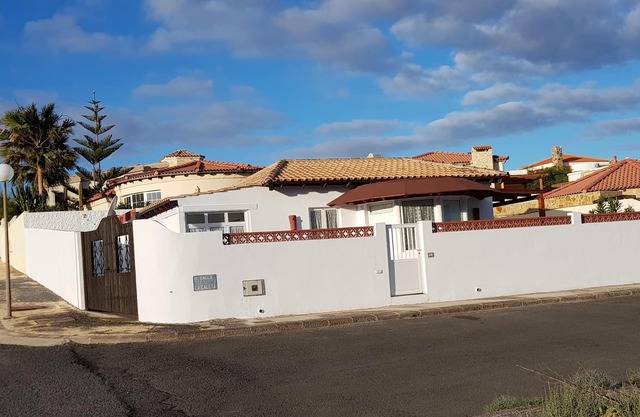 Comfortable detached house surrounded by nature, 2 steps from the sea.