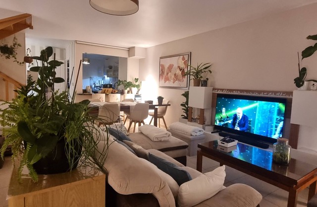 Cómoda y relajante casa a 5 minutos de Disneyland. Ideal para familias