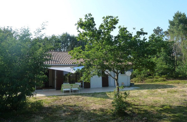 Casa confortable, en una exuberante vegetación, a 5 minutos de las playas del océano.