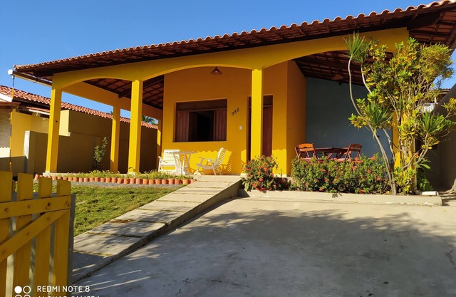 Cómoda casa con balcón y barbacoa, avenida cerca del mar.