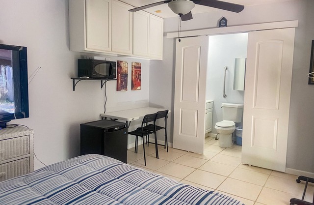 Comfortable studio near Las Olas Beach and Lauderdale by the Sea Beach