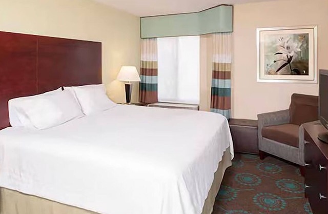 Comfortable Suite w/ Indoor Pool Access & Complimentary Hot Breakfast