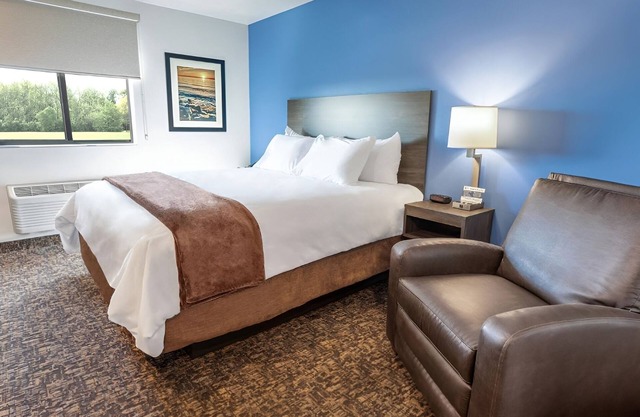 Comfortable Stay w/ Fully Equipped Kitchen Near Dahlgren Railroad Heritage Trail