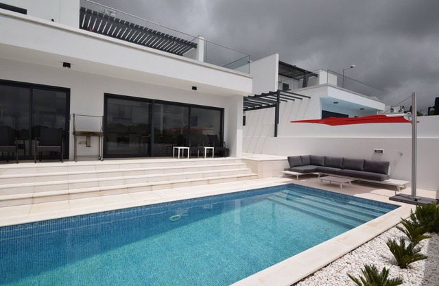 Confortable villa en Coto con piscina