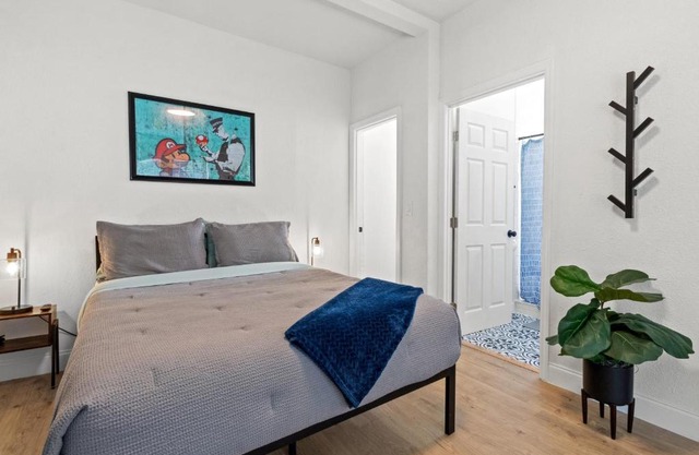 Comfy Studio Apartment in Tampa with Parking