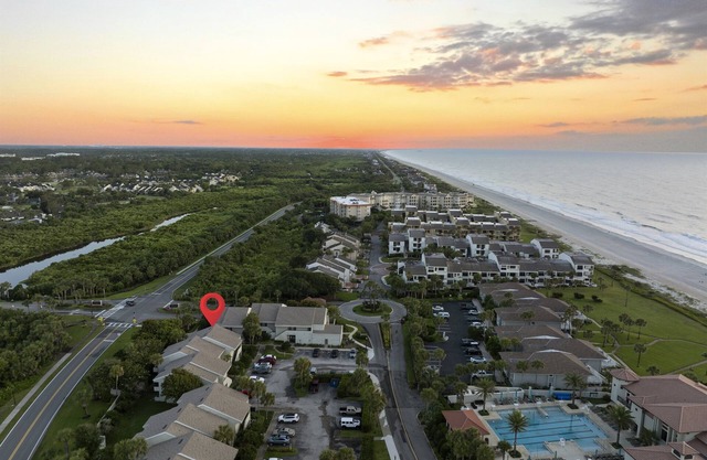 Condo in Oceanfront Resort w Beach access & Pool