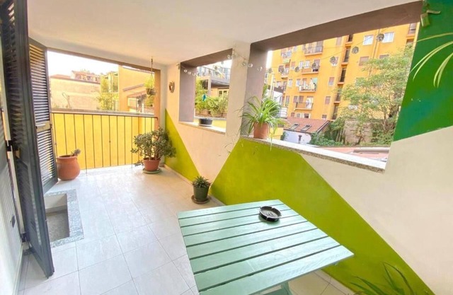 Conte Rosso House, with double terrace, a stone's throw from STation and Metro Lambrate