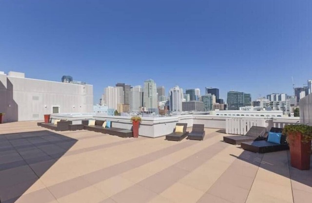 Contemporary 1 BR With Parking - San Francisco Life Real Estate