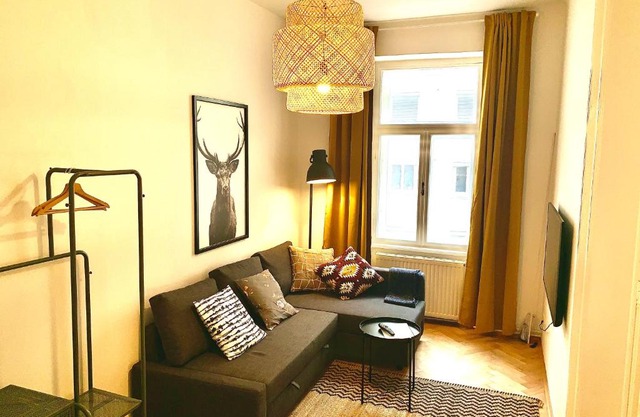 Contemporary City Apartment - by Nahuen Suites