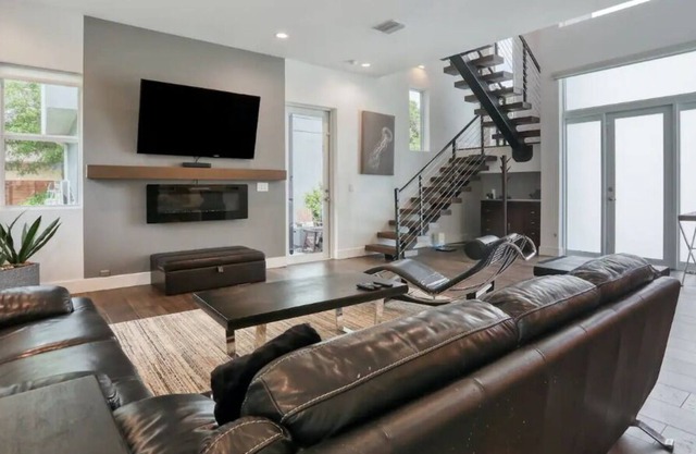 Contemporary Modern Luxury Tampa Home With Rooftop Terrace