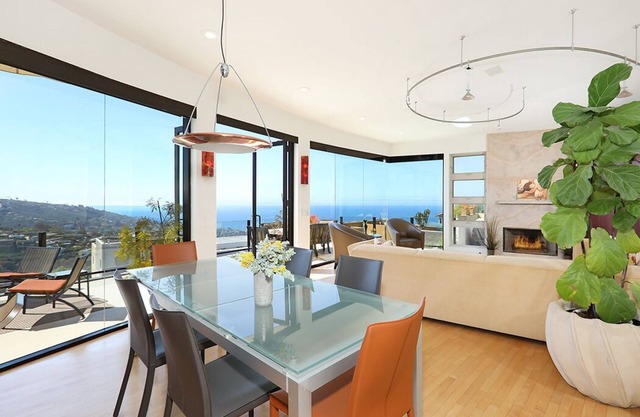 Villa contemporánea con vista al mar en Laguna Beach