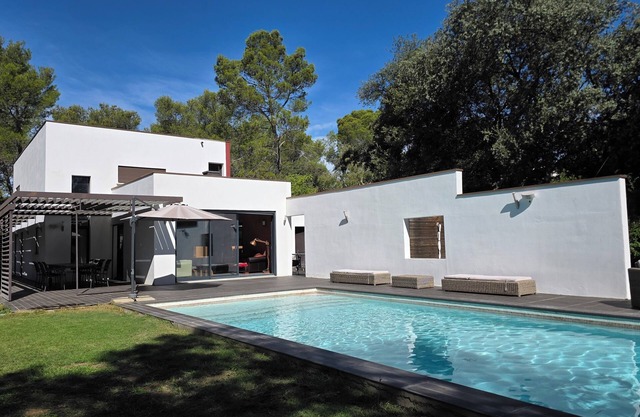 Villa contemporánea de prestigio con parque, piscina, 3 laberintos privados, prox. centro vi