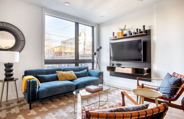 Convenient 14th St 2BR w/ Laundry, near Food & Fun, by Blueground
