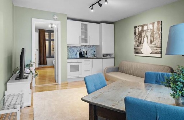 Convenient apartment in quiet neighborhood