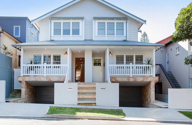 COOGEE OASIS (IH) - Beach House with Pool Moments to Coogee Beach